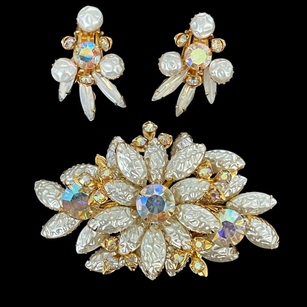 Stunning BEAU JEWELS AB Rhinestone Faux Pearl Brooch Clip On Earrings DEMI SET